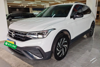 大众 途观L 2025款 出众款 300TSI 自动两驱龙腾版