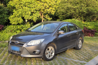 福特 福克斯 2012款 三厢 1.6L 手动舒适型