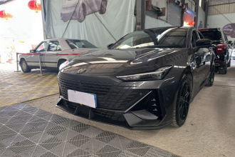 长安UNI-V 2022款 1.5T 尊贵型