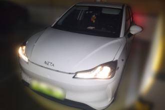 哪吒汽车 哪吒V 2022款 潮 300 Lite 三元锂