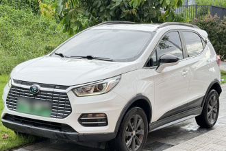 比亚迪 元新能源 2019款 EV360 智联领享型