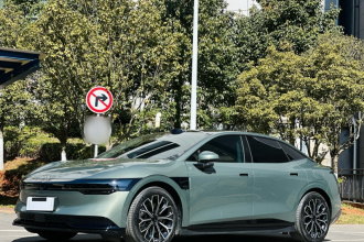 极氪007 2025款 后驱智驾版 75kWh