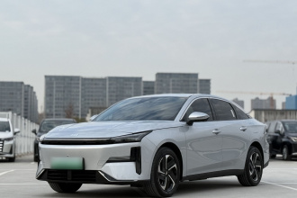 吉利银河 银河L6 2025款 EM-i 140km 远航版