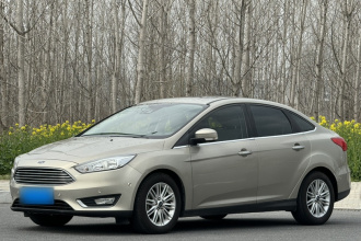 福特 福克斯 2015款 三厢 EcoBoost 180 自动旗舰型