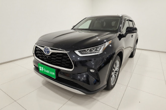 丰田 汉兰达 2022款 双擎 2.5L 四驱至尊版 7座