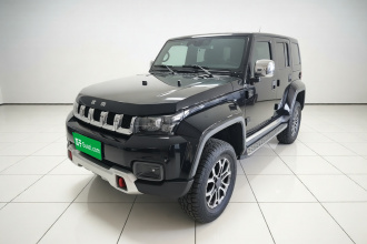 北京越野BJ40 2023款 2.0T 自动四驱城市猎人版侠客型