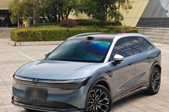 极氪7X 2025款 75kWh 后驱智驾版