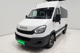 依维柯欧胜 2020款 2.3T 手动超瑞长轴短悬高顶国VI F1A