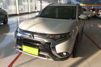 三菱 欧蓝德 2019款 2.4L 四驱致享版 5座 国VI