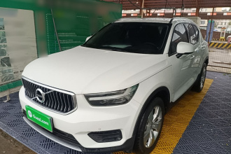 沃尔沃XC40 2022款 T4 四驱智行时尚版