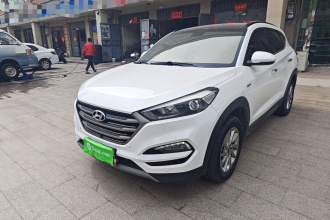 现代 途胜 2018款 1.6T 双离合两驱15周年特别版