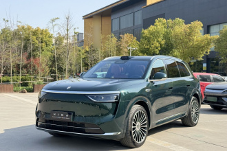 鸿蒙智行 问界M8 2025款 增程 Ultra版 53.4kWh 6座版 (192线激光雷达）