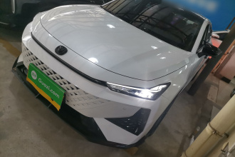 长安UNI-V 2024款 1.5T 尊贵运动型