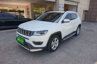 Jeep 指南者 2017款 200T 自动家享版