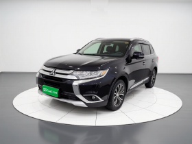 三菱 欧蓝德 2018款 2.4L 四驱精英版 5座