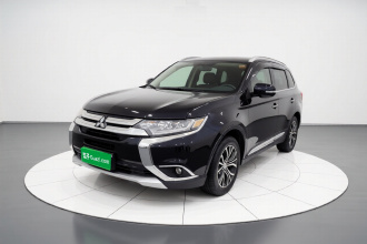 三菱 欧蓝德 2018款 2.4L 四驱精英版 5座