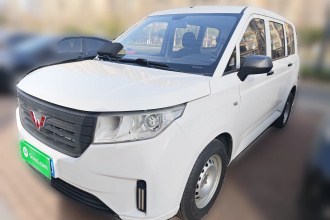 五菱汽车 五菱宏光PLUS 2019款 1.5T 手动标准型 7座