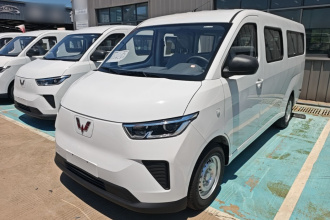 五菱汽车 五菱扬光 2026款 440km 客车版舒适型 6座