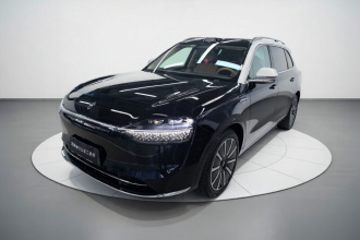 鸿蒙智行 问界M9 2025款 增程 Ultra版 52kWh 6座版 (192线激光雷达）