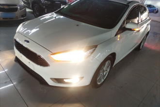 福特 福克斯 2015款 两厢 1.6L 自动风尚型