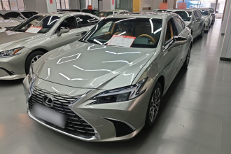 雷克萨斯ES 2025款 200 臻享版