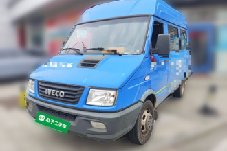 依维柯得意 2020款 2.5T A35客车双胎中顶5-9座侧移门国V