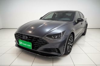 现代 索纳塔 2022款 270TGDi DCT 20周年纪念款