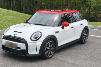 MINI 2022款 改款 2.0T COOPER S 经典派 五门版