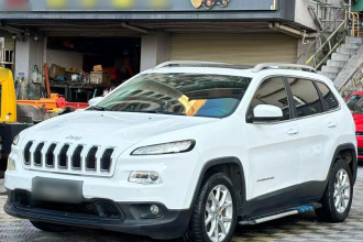 Jeep 自由光 2016款 2.0L 优越版