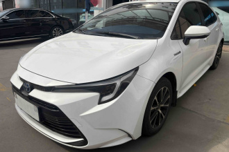 丰田 雷凌 2023款 智能电混双擎 1.8L 豪华版