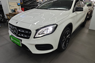 奔驰GLA 2018款 GLA 220 4MATIC 运动型