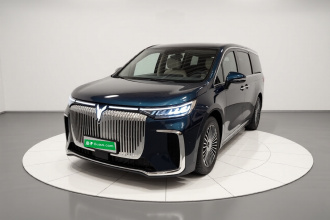 岚图汽车 岚图梦想家 2025款 PHEV 四驱尊贵鲲鹏版