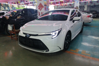 丰田 雷凌 2023款 智能电混双擎 1.8L 豪华版