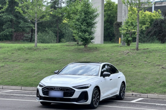 奥迪A5L 2026款 2.0T 运动版 Plus