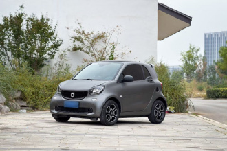 smart fortwo 2019款 0.9T 66千瓦硬顶风擎版 国VI