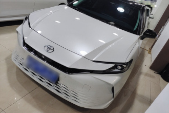 丰田 凯美瑞 2024款  双擎 2.0HG 尊贵版