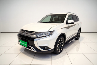 三菱 欧蓝德 2019款 2.0L 两驱畅享版 5座 国VI