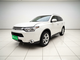 三菱 欧蓝德(进口) 2014款 2.4L 四驱豪华超值版 5座