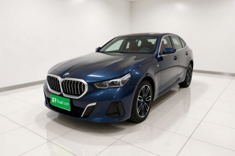 宝马5系 2025款 530Li 领先型 M运动套装