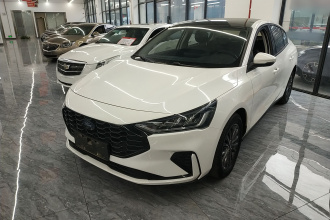 福特 福克斯 2022款 三厢 EcoBoost 180 自动竞速版