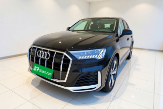 奥迪Q7 2023款 55 TFSI quattro S 尊贵型