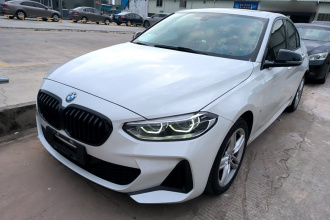 宝马1系 2021款 改款 120i M运动曜夜版