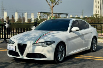 阿尔法·罗密欧 Giulia朱丽叶 2017款 2.0T 280HP 豪华版