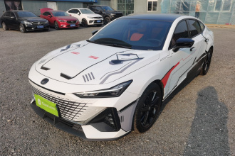 长安UNI-V 2022款 1.5T 尊贵型