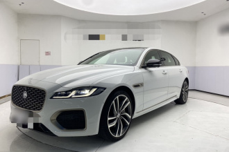 捷豹XFL 2024款 2.0T P300 四驱旗舰运动鎏金版