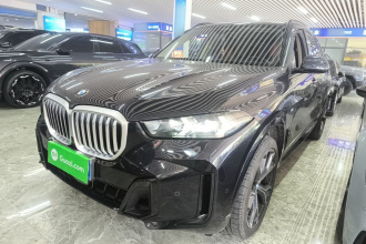 宝马X5 2023款 xDrive 30Li 尊享型M运动曜夜套装
