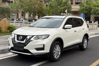 日产 奇骏 2023款 经典 2.0L 两驱智联舒享版