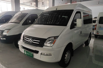 上汽大通MAXUS 新途V80 2023款 2.0T 手动经典傲运通动力版短轴中顶5/6座