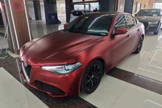 阿尔法·罗密欧 Giulia朱丽叶 2017款 2.0T 200HP 豪华版