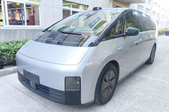 理想汽车 理想MEGA 2024款 Ultra